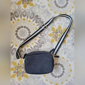 Stella & Dot Crush It Camera Crossbody Bag